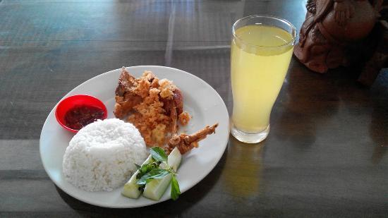Ayam dan Bebek Kremes Keraton